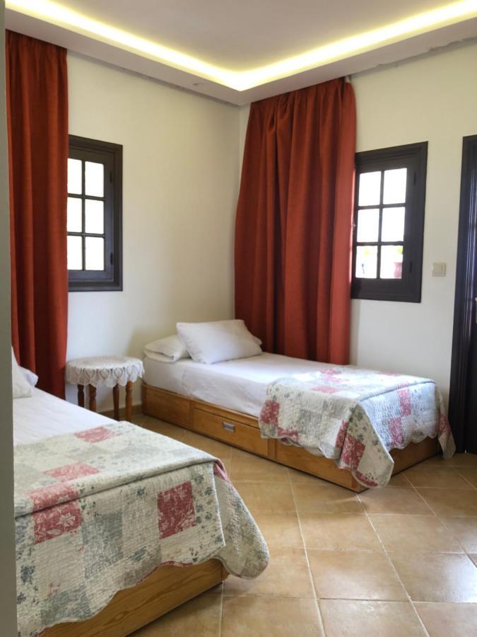 Mina House Apartment เชฟชาอูน ภายนอก รูปภาพ