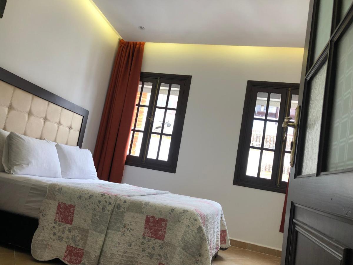 Mina House Apartment เชฟชาอูน ภายนอก รูปภาพ